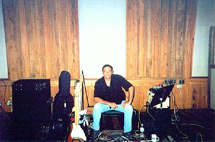 Simri Dones - Studio 19 Nashville